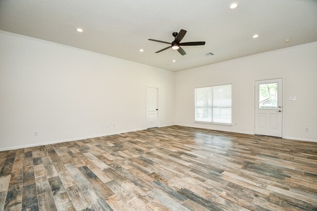 Building Photo - 835 Victoria Lakes Dr