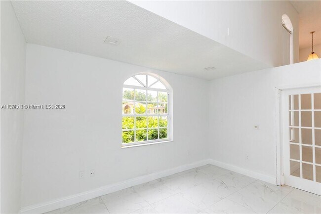Building Photo - 18420 SW 77th Ct