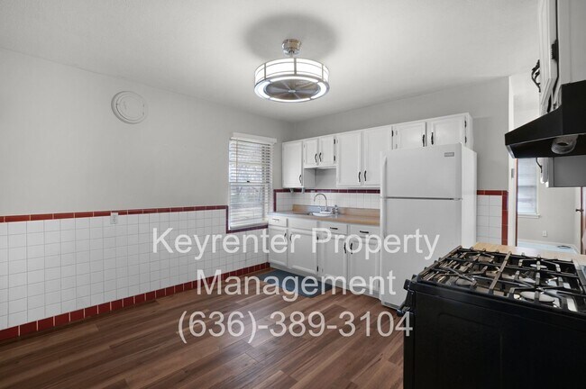 Building Photo - 1045 N New Florissant Rd