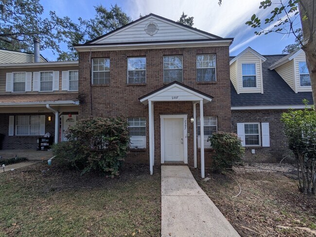 Building Photo - 2397 Gregory Dr