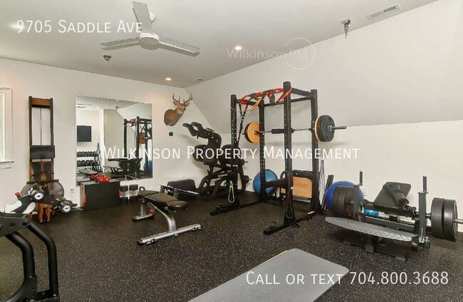 Building Photo - 9705 Saddle Ave