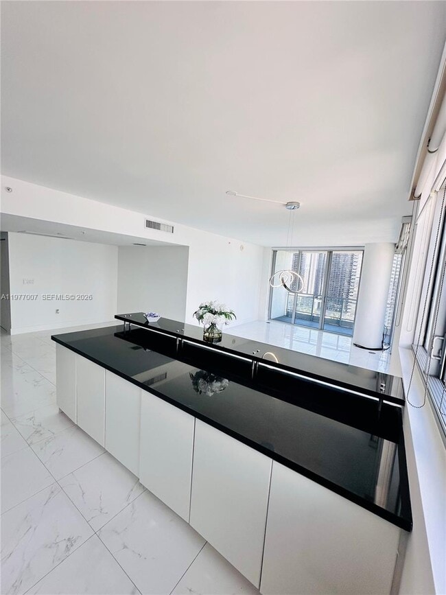 Building Photo - 92 SW 3rd St