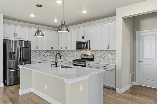 Building Photo - 13541 Waterthrush St