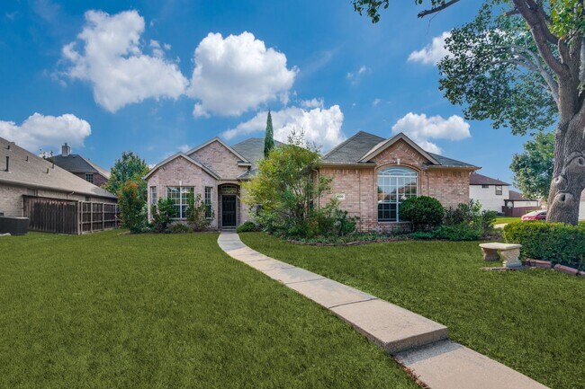 Building Photo - Spacious 4-Bedroom Home with Open Floor Plan in Plano