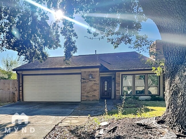 Building Photo - 15726 Pipers View Dr