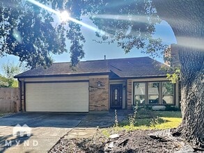 Building Photo - 15726 Pipers View Dr