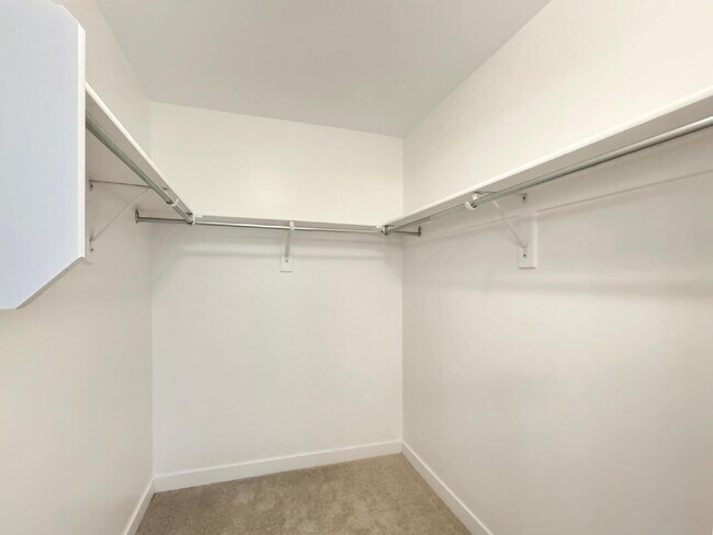 Building Photo - Beautiful Townhouse in Draper - 3 BD 2.5 BA 2 GA - 2250 Square Feet