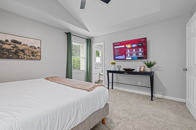 Building Photo - 13 Huntcliff Dr