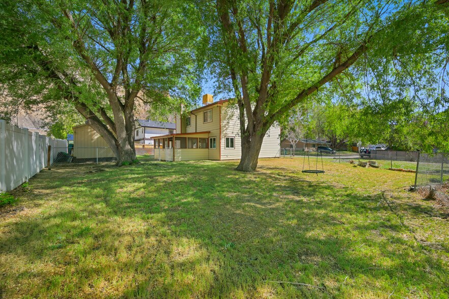 Building Photo - 122 Davis Cir