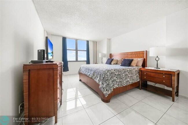 Building Photo - 2401 S Ocean Dr