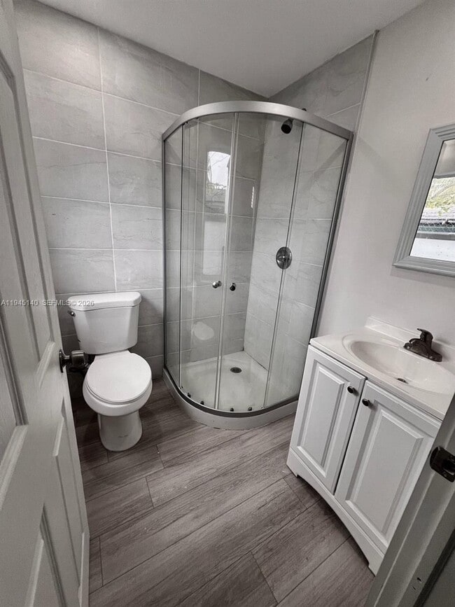 Building Photo - 852 SW 13th Ave