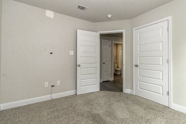 Building Photo - "Spacious 4 Bed, 2 Bath Home in Biloxi, MS - A Must-See Rental Property!"