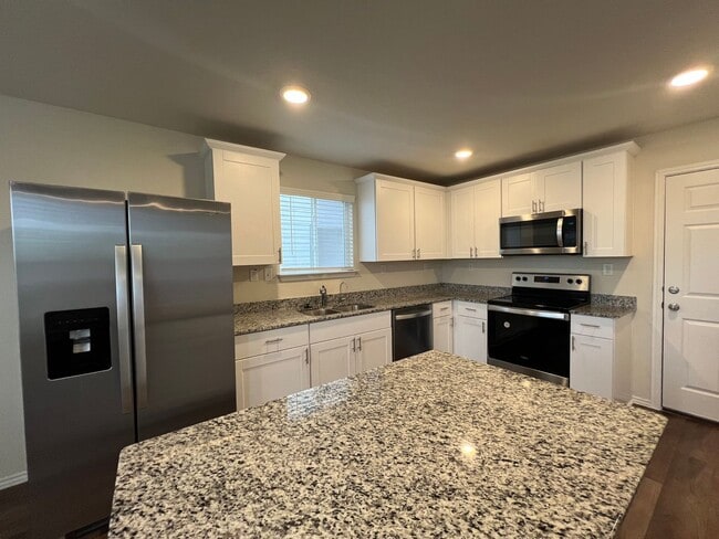 Building Photo - Stunning 4 bdrm Two-Story in  NBTX