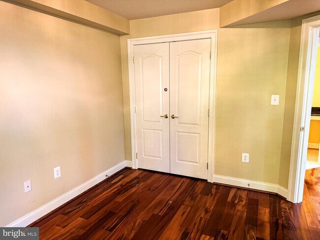 Building Photo - 6403 Velliety Ln