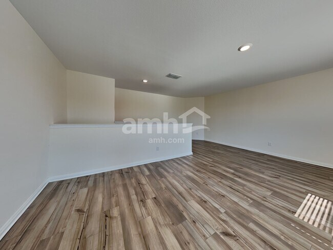 Building Photo - 216 Foster Ln