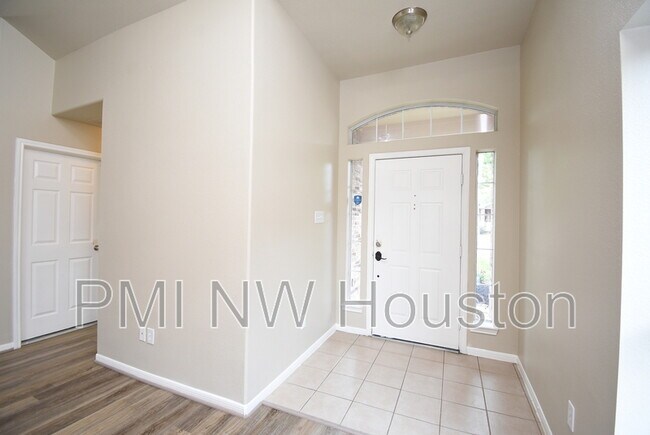 Building Photo - 26306 Hartwill Dr