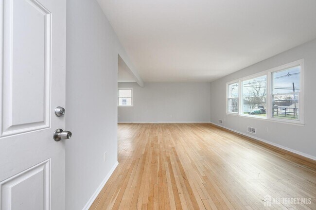 Building Photo - 796 Inman Ave