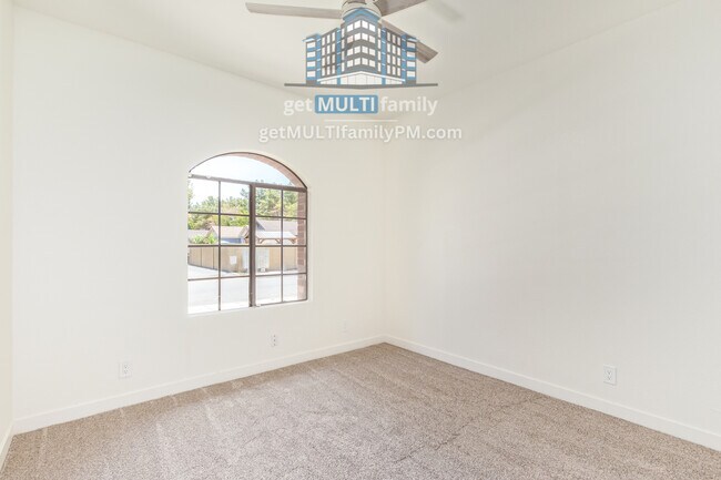 Building Photo - 234 N Heritage Dr