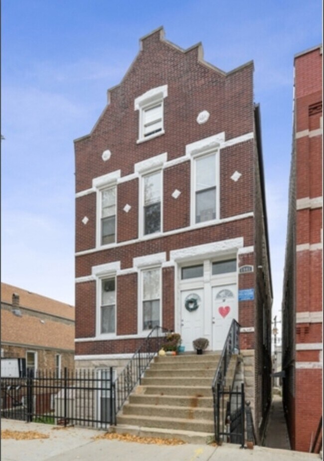 Primary Photo - 1941 W 21st Pl