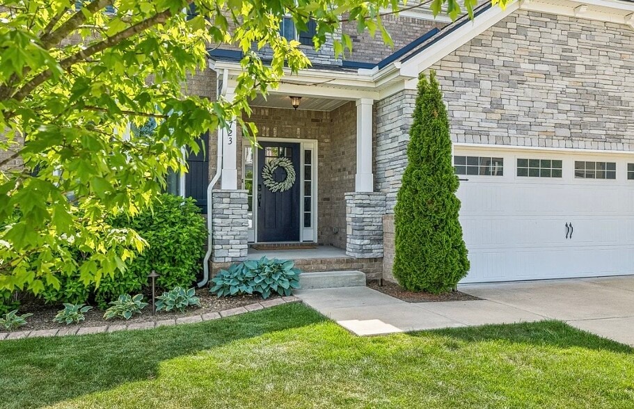 Building Photo - 723 Tennypark Ln