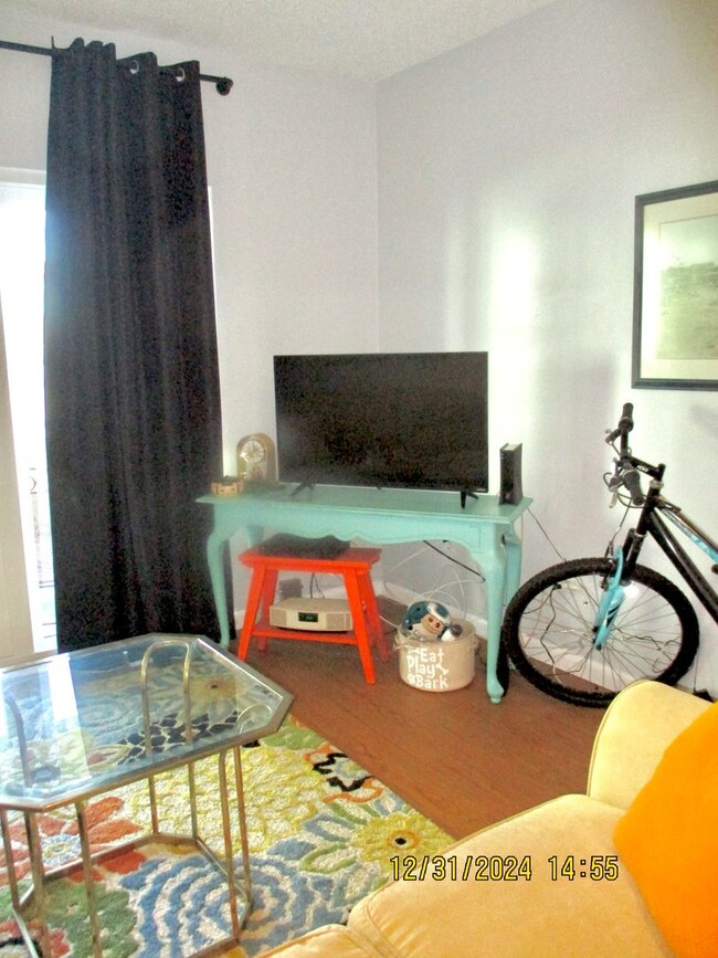 Building Photo - furnished apartment with intracoastal acce...