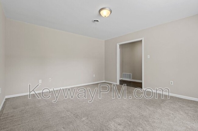 Building Photo - 122 Shadowood Dr