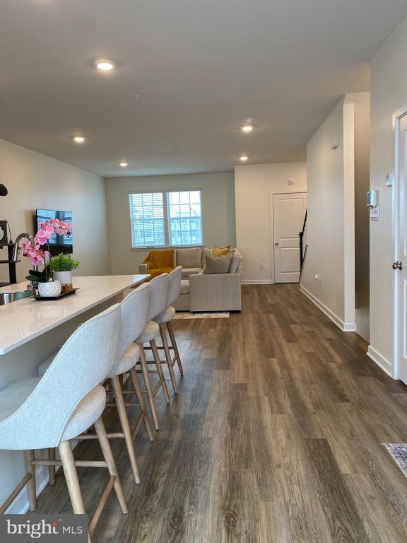 Building Photo - 7530 Daybreak Dr