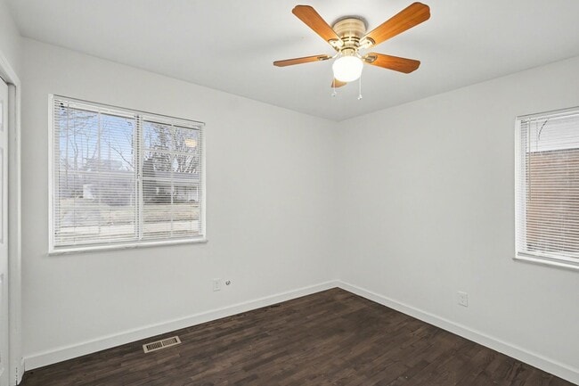 Building Photo - MOVE IN SPECIAL!!! - 1/2 OFF FIRST MONTH'S RENT - SIDE BY SIDE DUPLEX
