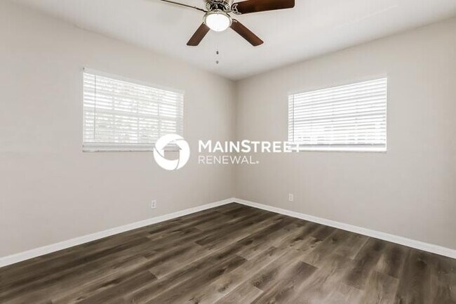 Building Photo - 3 Bedroom Pet-Friendly Home in TAMPA, FL with Main Street Renewal