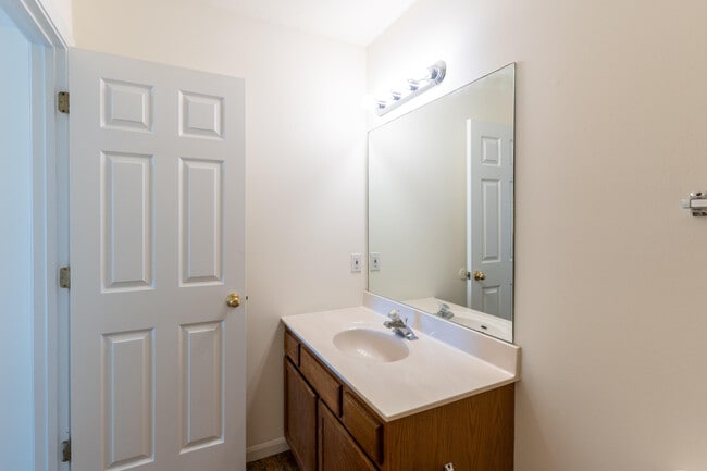 Building Photo - 304 Dads Way