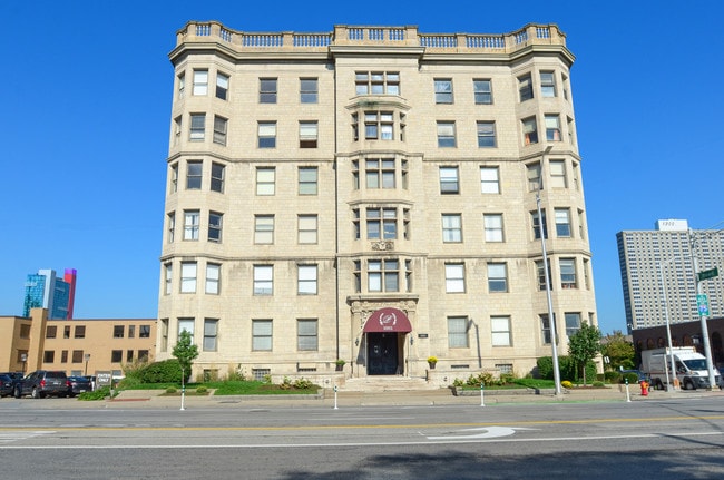 Building Photo - Palms Apartments