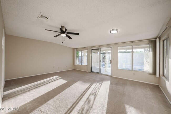 Building Photo - 10832 W Saratoga Cir