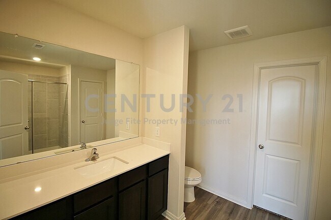Building Photo - Charming 3/2/2 in Venus For Rent!