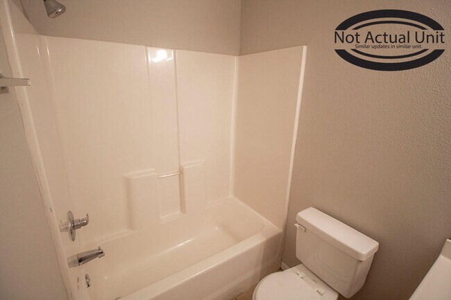 Building Photo - 1427 Greensboro Dr