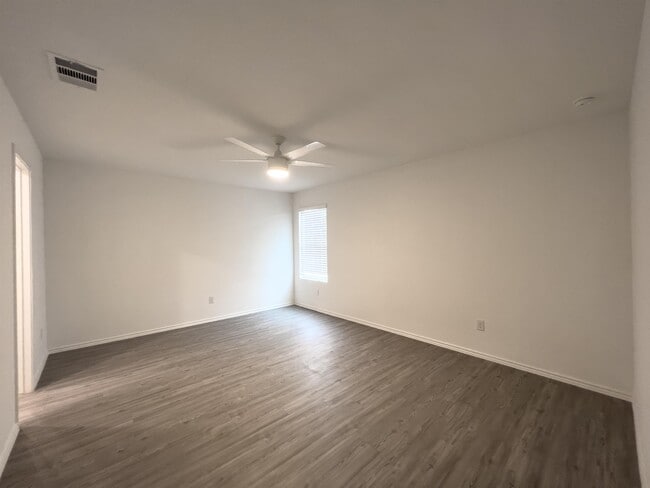 Building Photo - 5940 Sunset Song Ln