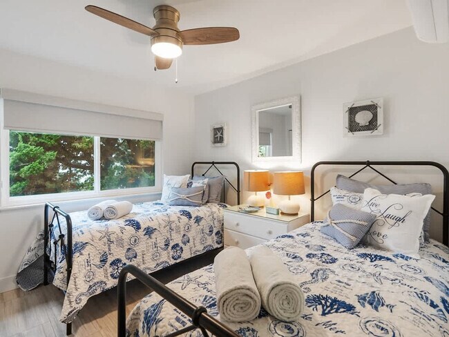 Building Photo - 750 S Sierra Ave