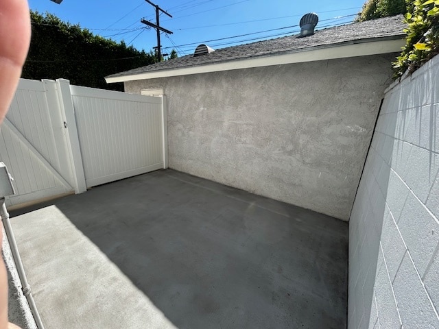 Back Patio - 815 N Mansfield Ave