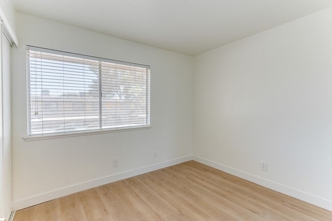 Building Photo - SPACIOUS 3BEDROOM TOWNHOUSE IN 89103 * COMING SOON *
