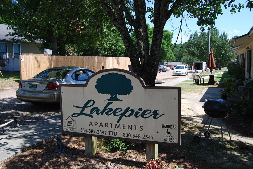 Primary Photo - Lakepier Apartments