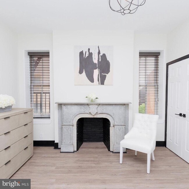 Building Photo - 13 E Read St