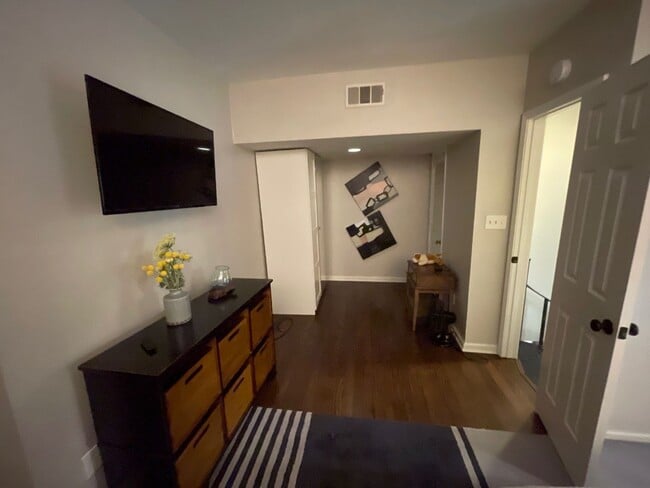 Building Photo - Stunning Furnished 3 Bedroom 3 Bath Condominium ON Piedmont Park!