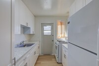 Building Photo - Charming 1BR Condo in Los Angeles