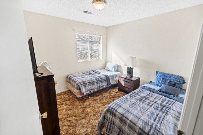 Building Photo - 121 N Gateway Blvd