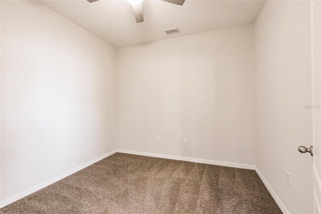 Building Photo - 3215 Oriole Dr