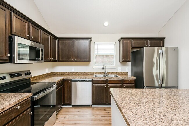 Building Photo - 1104 Monticello Dr