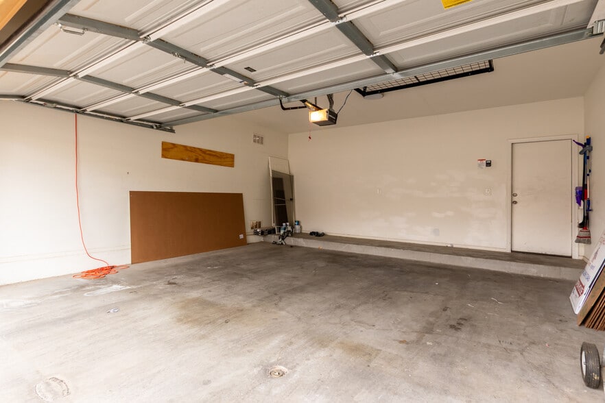Building Photo - 1162 S Agnes Ln