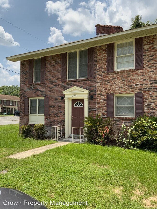 Building Photo - 2 br, 1.5 bath House - 315 Oak Drive
