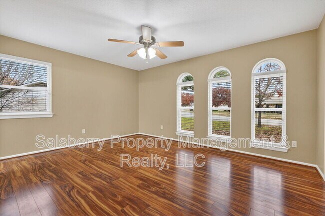 Building Photo - 1305 Elizabeth Blvd