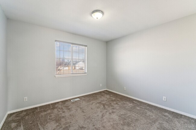 Building Photo - 7557 Arlington Dr