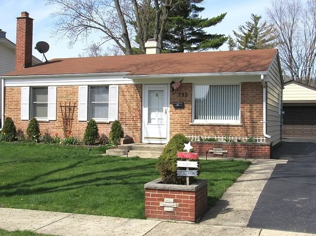 Building Photo - 390 Diane Dr